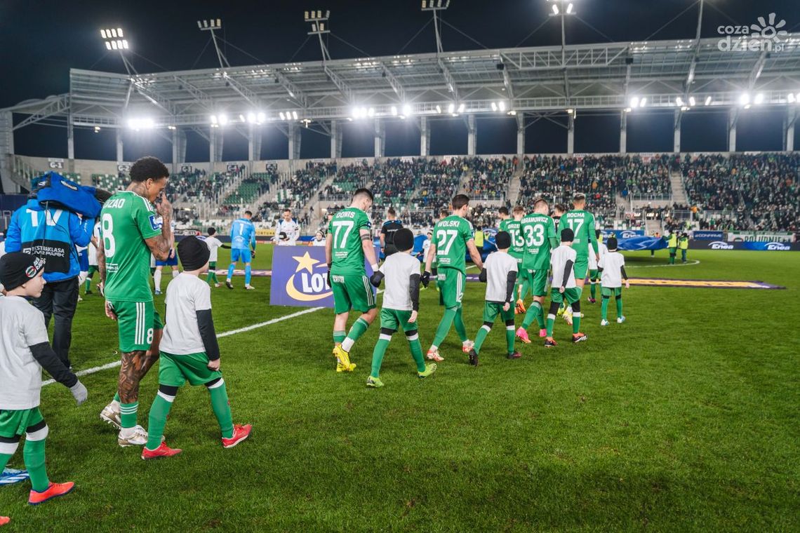 "Setka" Raphaela Rossiego, trener Maciej Kędziorek z licencją UEFA Pro, a Luka Vuskovic w "jedenastce" kolejki