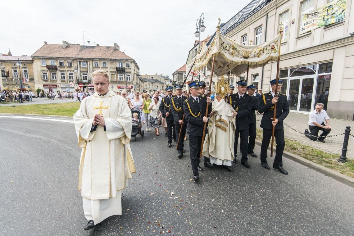 Setki radomian na centralnej procesji Bożego Ciała
