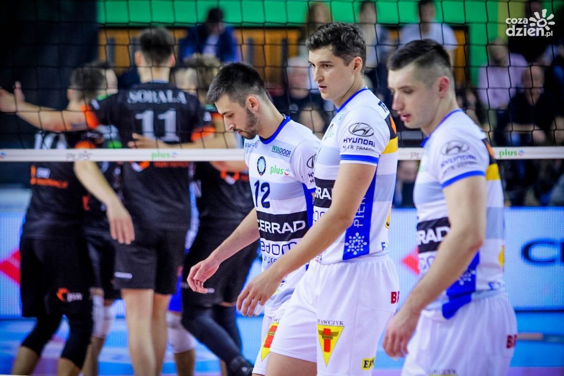 Siatkarz opuszcza Cerrad Czarnych Siatkarz opuszcza Cerrad Czarnych