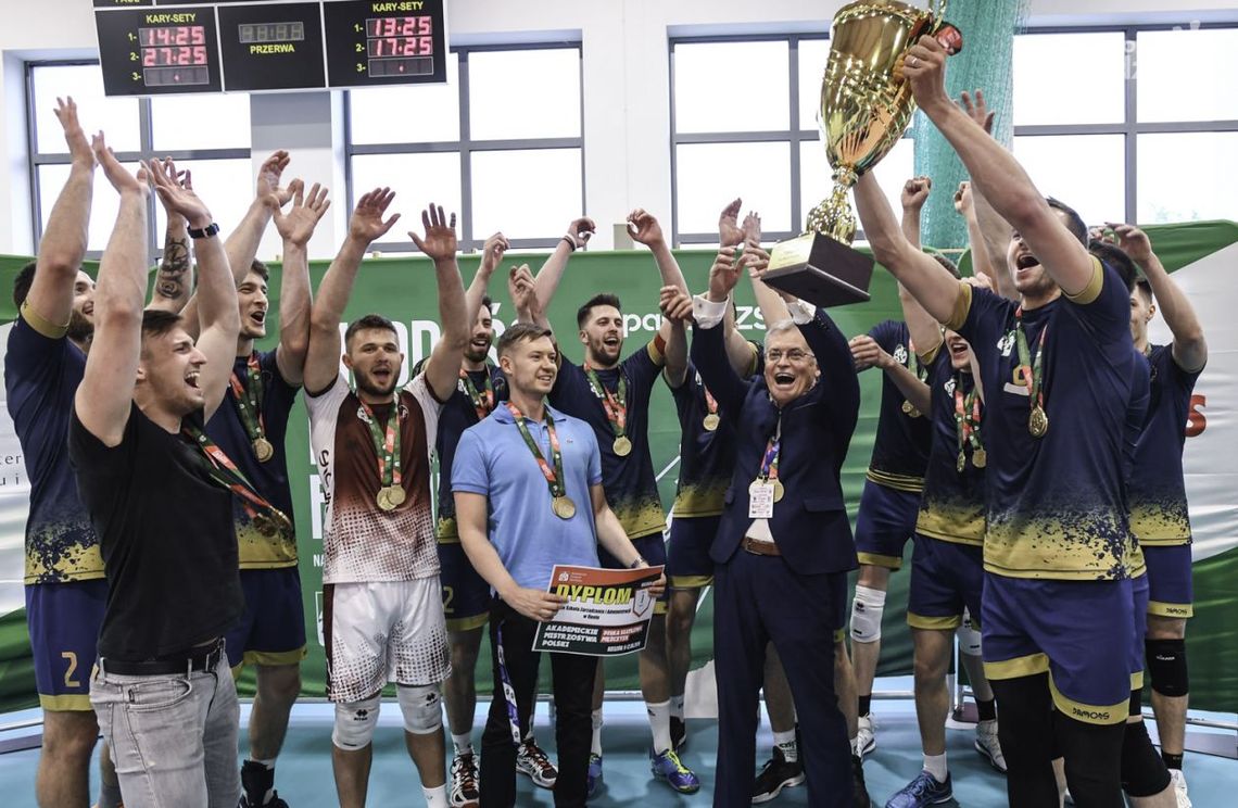 Siatkarze Cerrad Czarnych... mistrzami kraju! Siatkarze Cerrad Czarnych... mistrzami kraju!