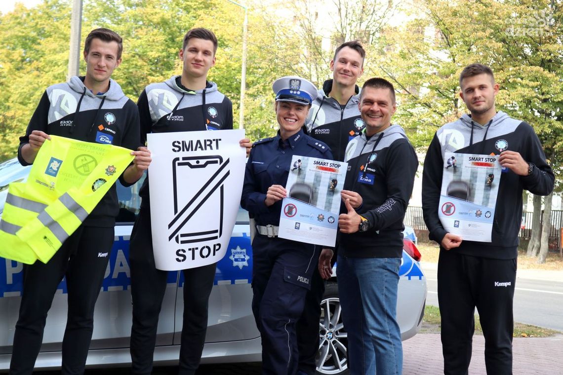 Siatkarze Cerradu Enei Czarnych Radom wspierają akcję "Smart Stop" Siatkarze Cerradu Enei Czarnych Radom wspierają akcję "Smart Stop"