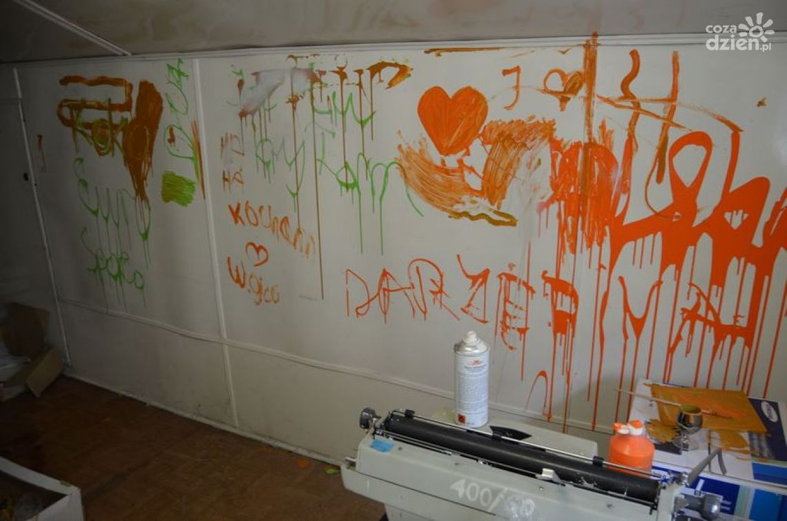 Siedziba parlamentu jak melina Siedziba parlamentu jak melina