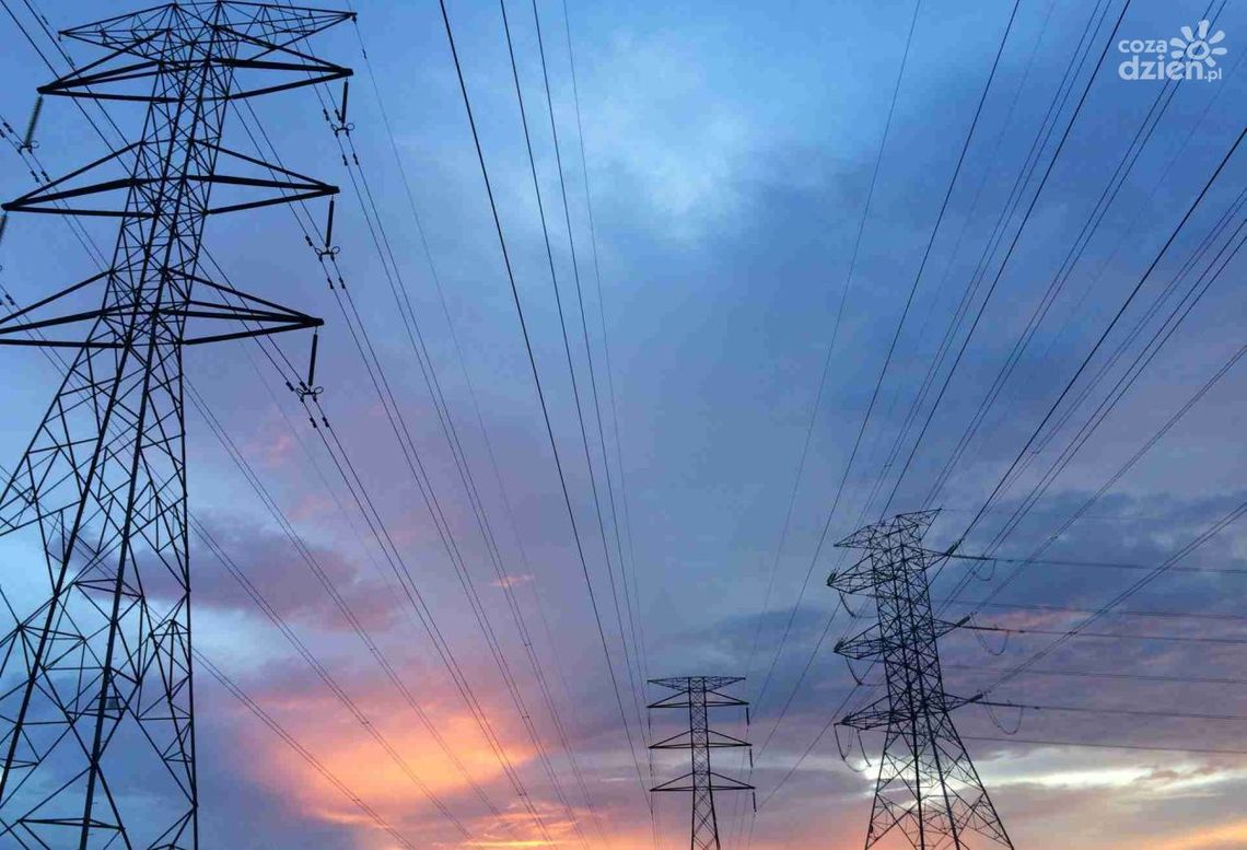 Silny wiatr. Około tysiąca odbiorców bez prądu