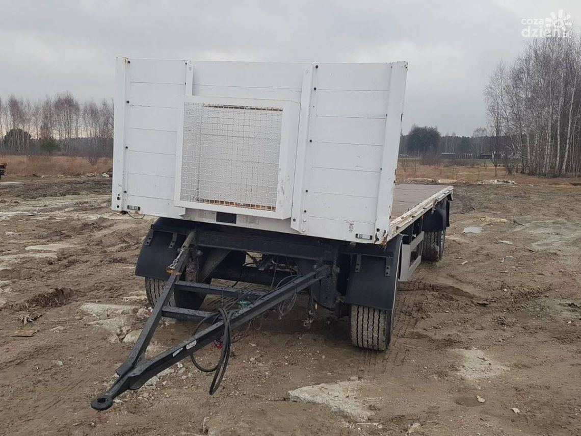 Skaryszew. Dwóch mężczyzn ukradło przyczepę