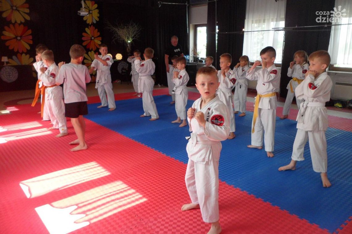 SKARYSZEW. Nowe maty dla karateków