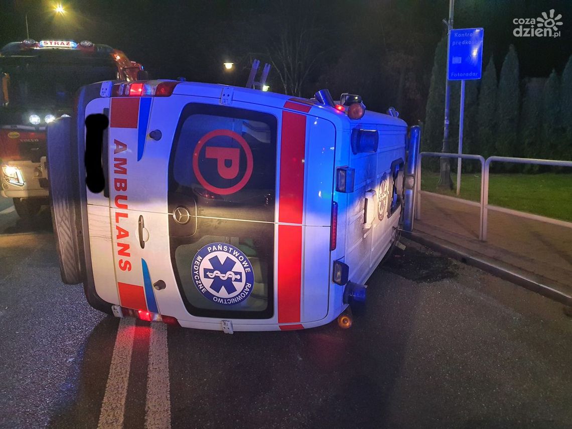 Skaryszew. Zderzenie z udziałem karetki 