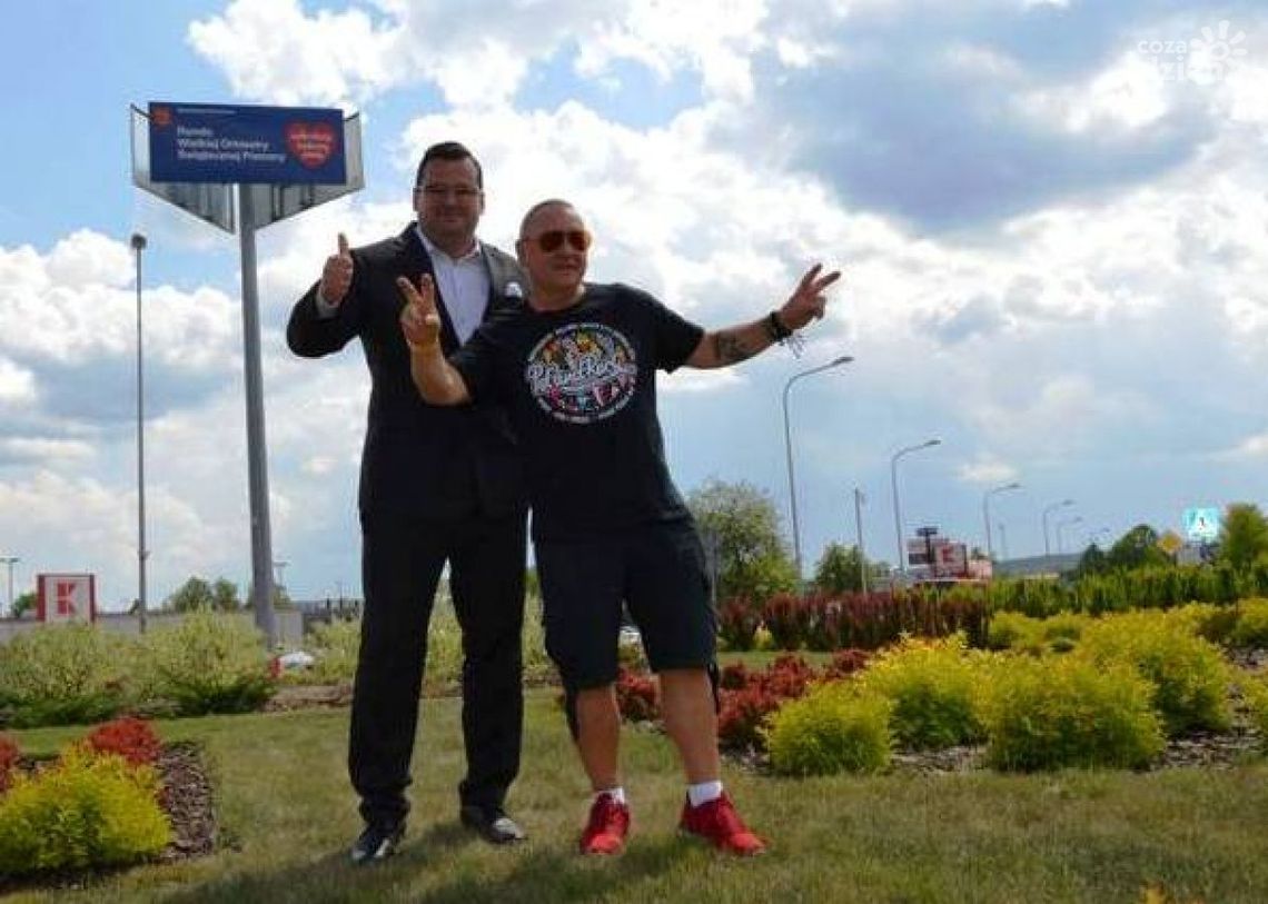 Skarżysko-Kamienna. Jurek Owsiak uroczyście otworzył rondo WOŚP