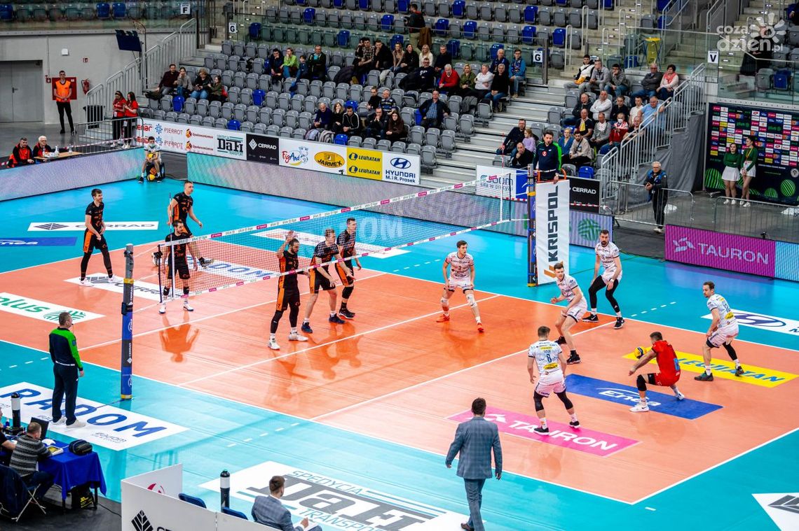 Skład Cerradu Enei Czarnych zamknięty. Siatkarze wybrali numery Skład Cerradu Enei Czarnych zamknięty. Siatkarze wybrali numery