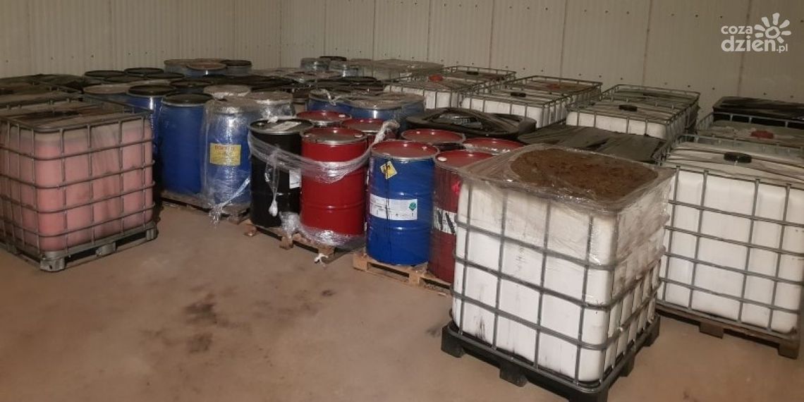 Składowali niebezpieczne odpady. Grozi im 8 lat Składowali niebezpieczne odpady. Grozi im 8 lat
