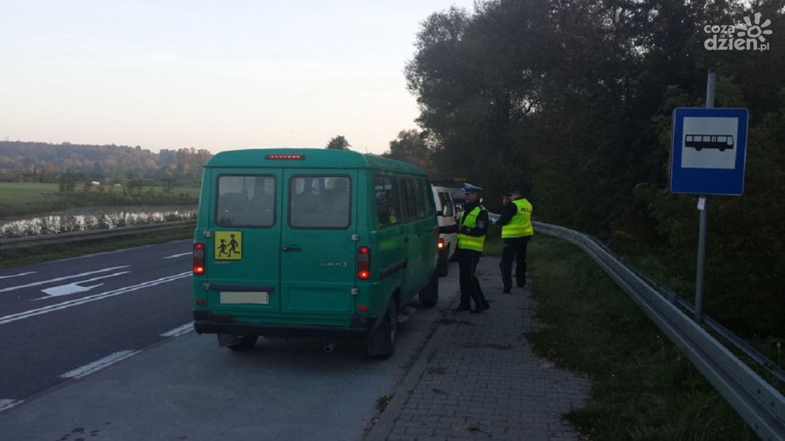 Skontrolowali busy. Wlepili kierowcom 100 mandatów