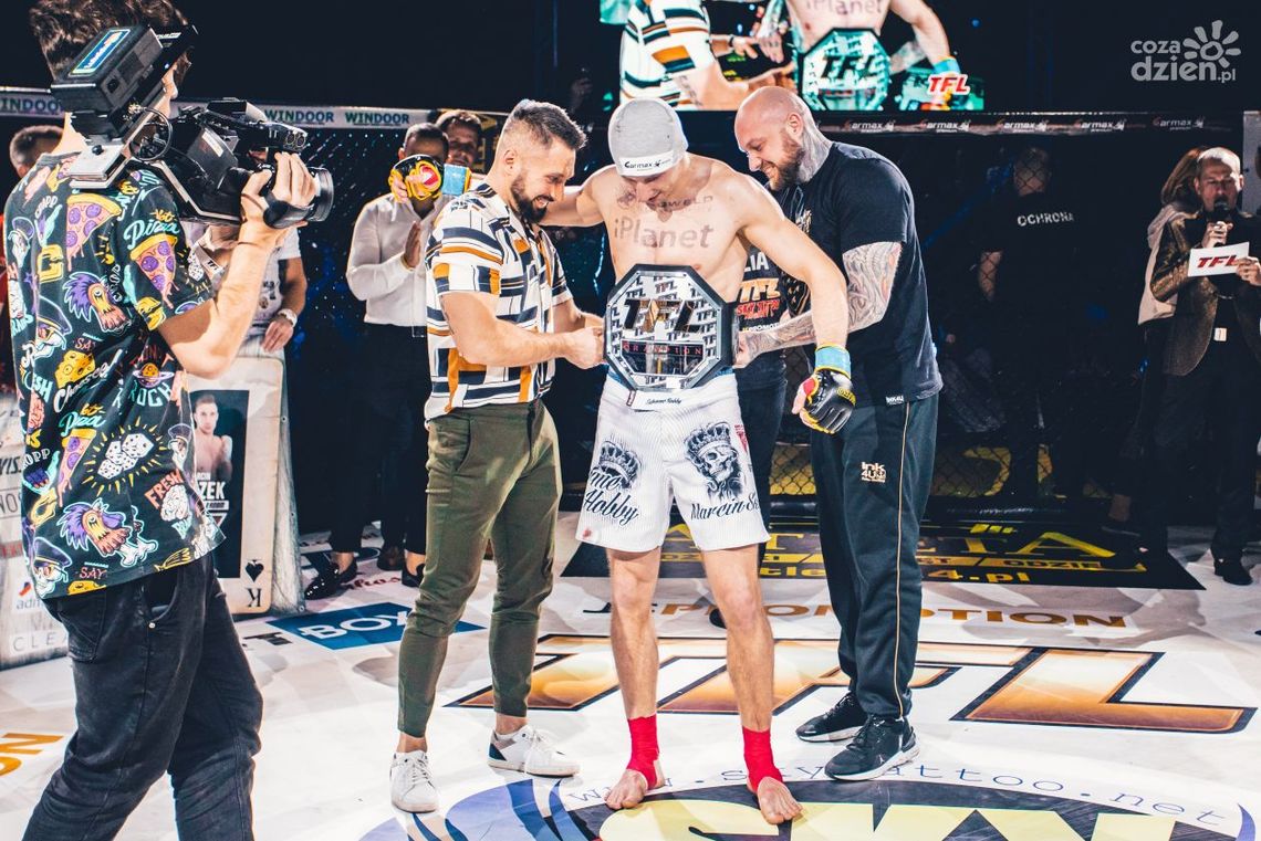 Skrzek z mistrzowskim pasem TFL! Skrzek z mistrzowskim pasem TFL!