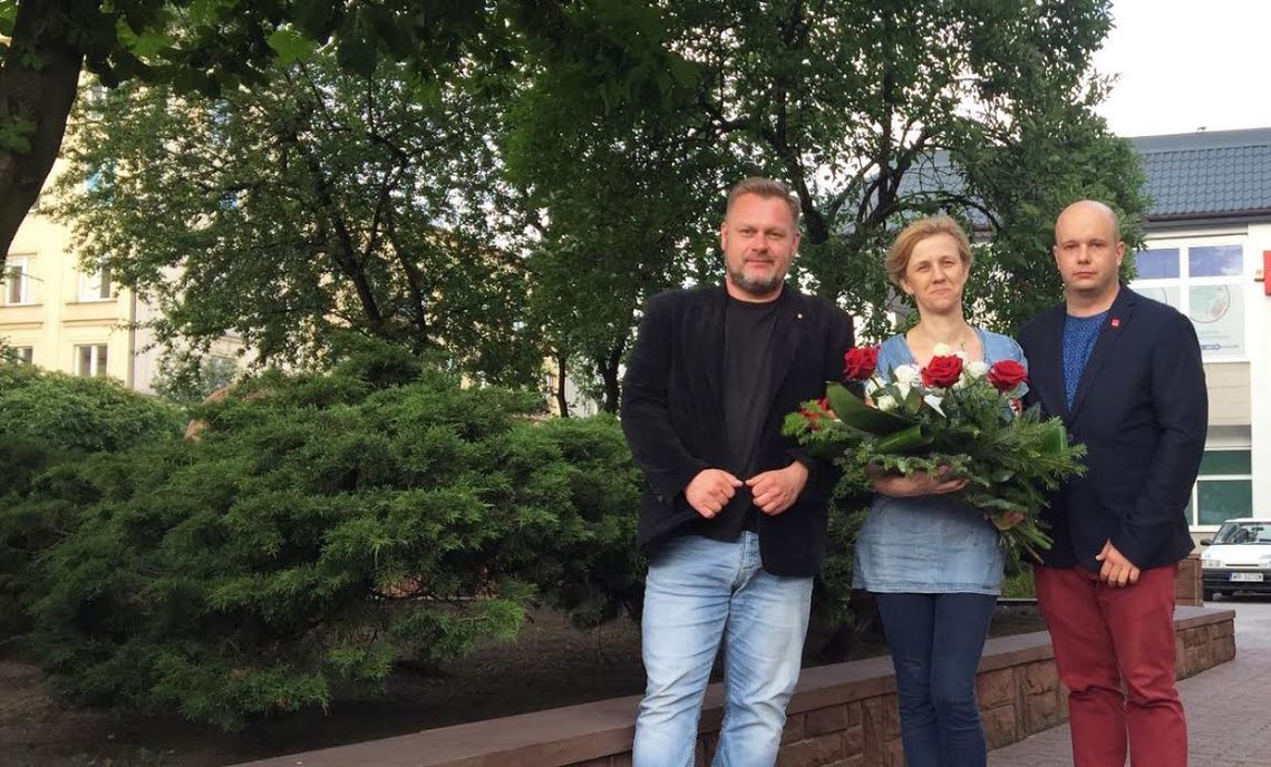 SLD składa wiązankę pod pomnikiem czerwca