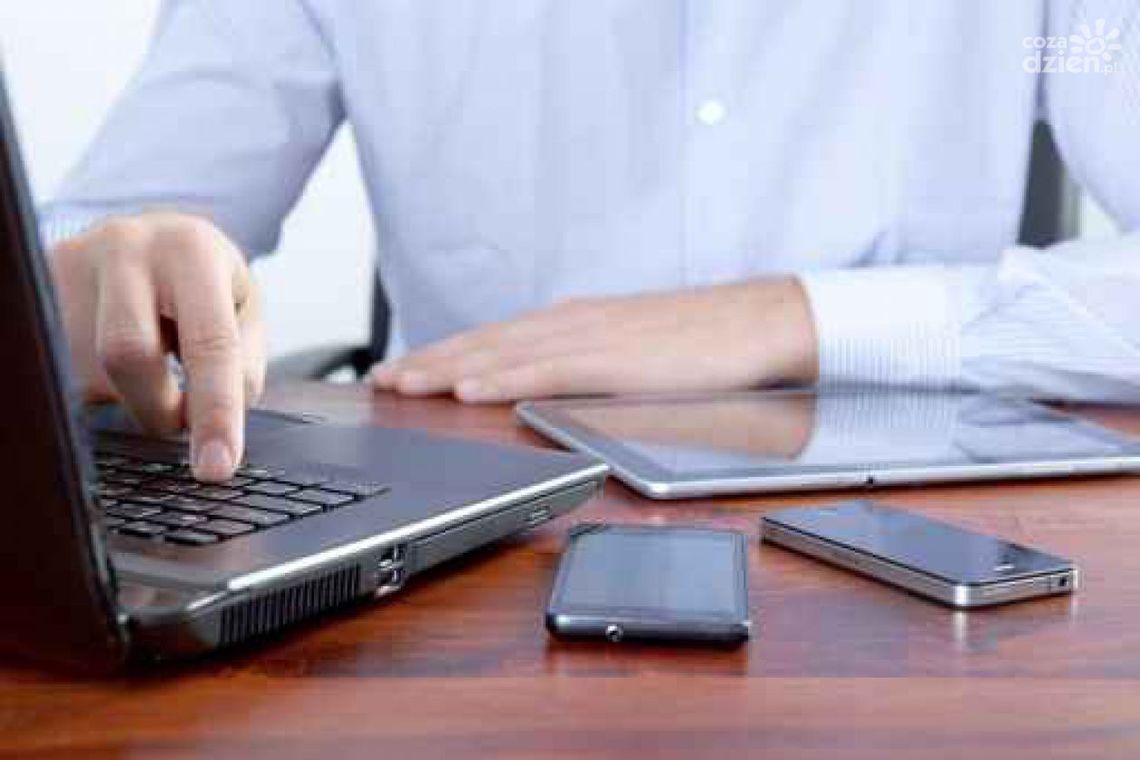 Smartfon - zabawka Polaków