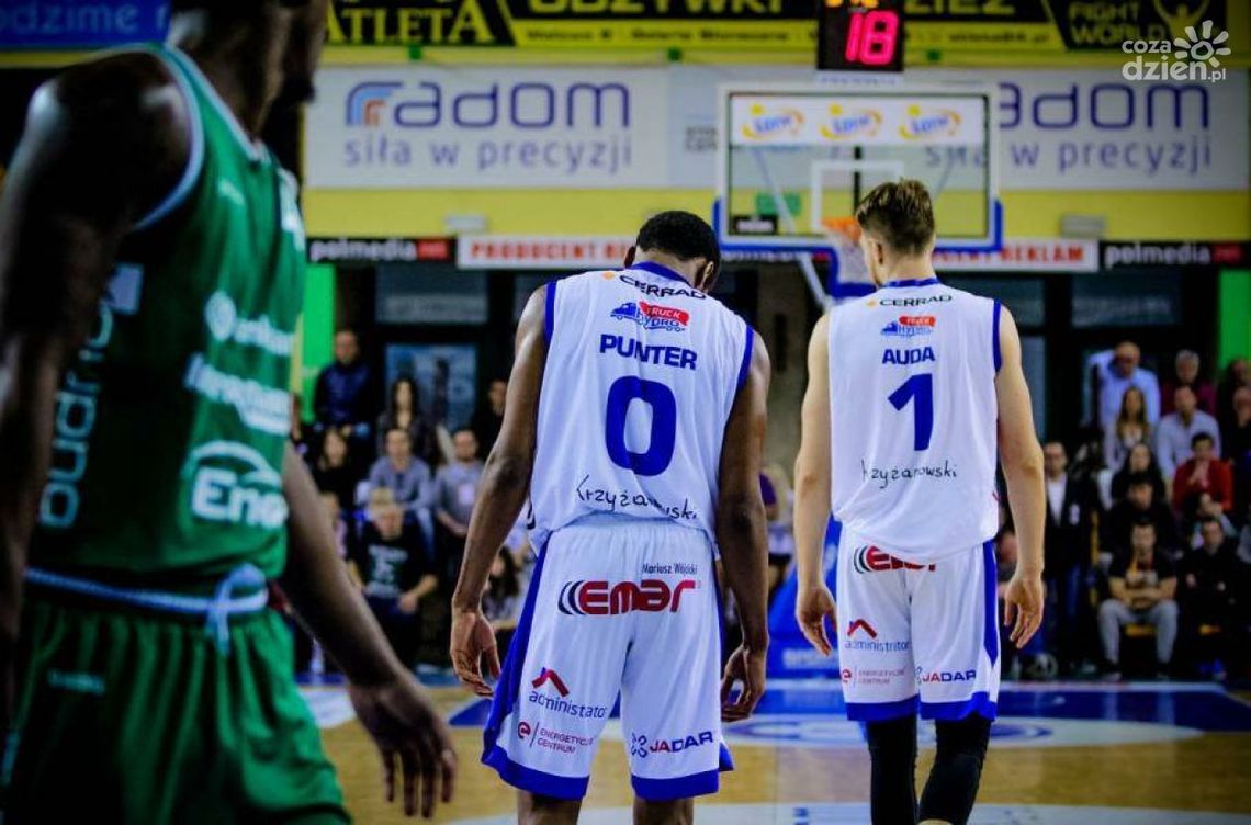 "Smoki" nie potrafią latać "Smoki" nie potrafią latać