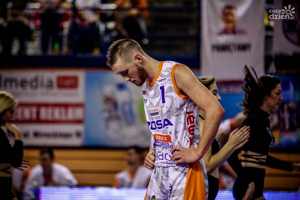 "Smoki" rozbite przez Arkę "Smoki" rozbite przez Arkę