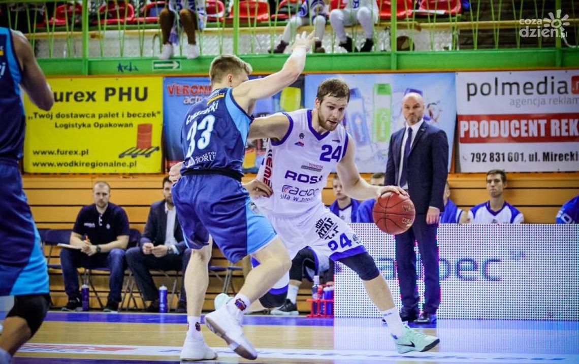 „Smoki” skruszyły „Twarde Pierniki” „Smoki” skruszyły „Twarde Pierniki”