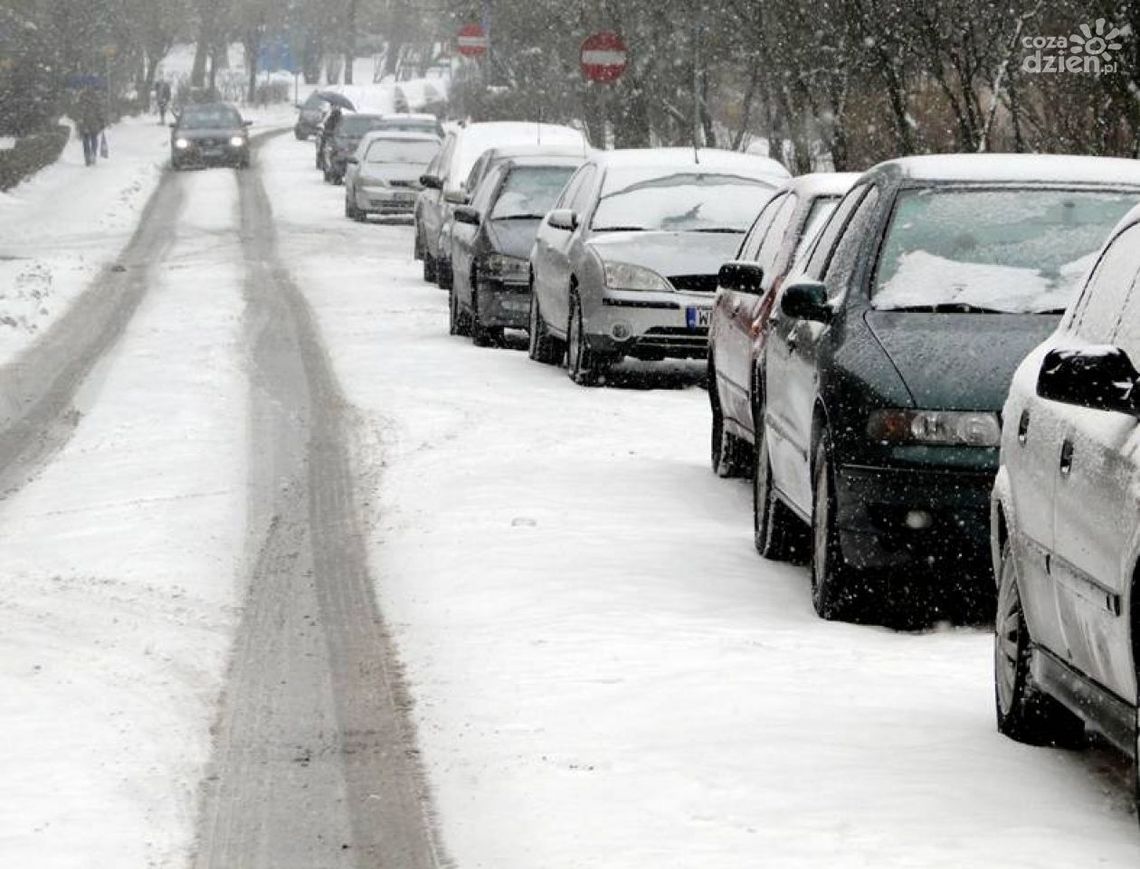 Śnieg sypie nad Radomiem. Opady mogą być intensywne! Śnieg sypie nad Radomiem. Opady mogą być intensywne!