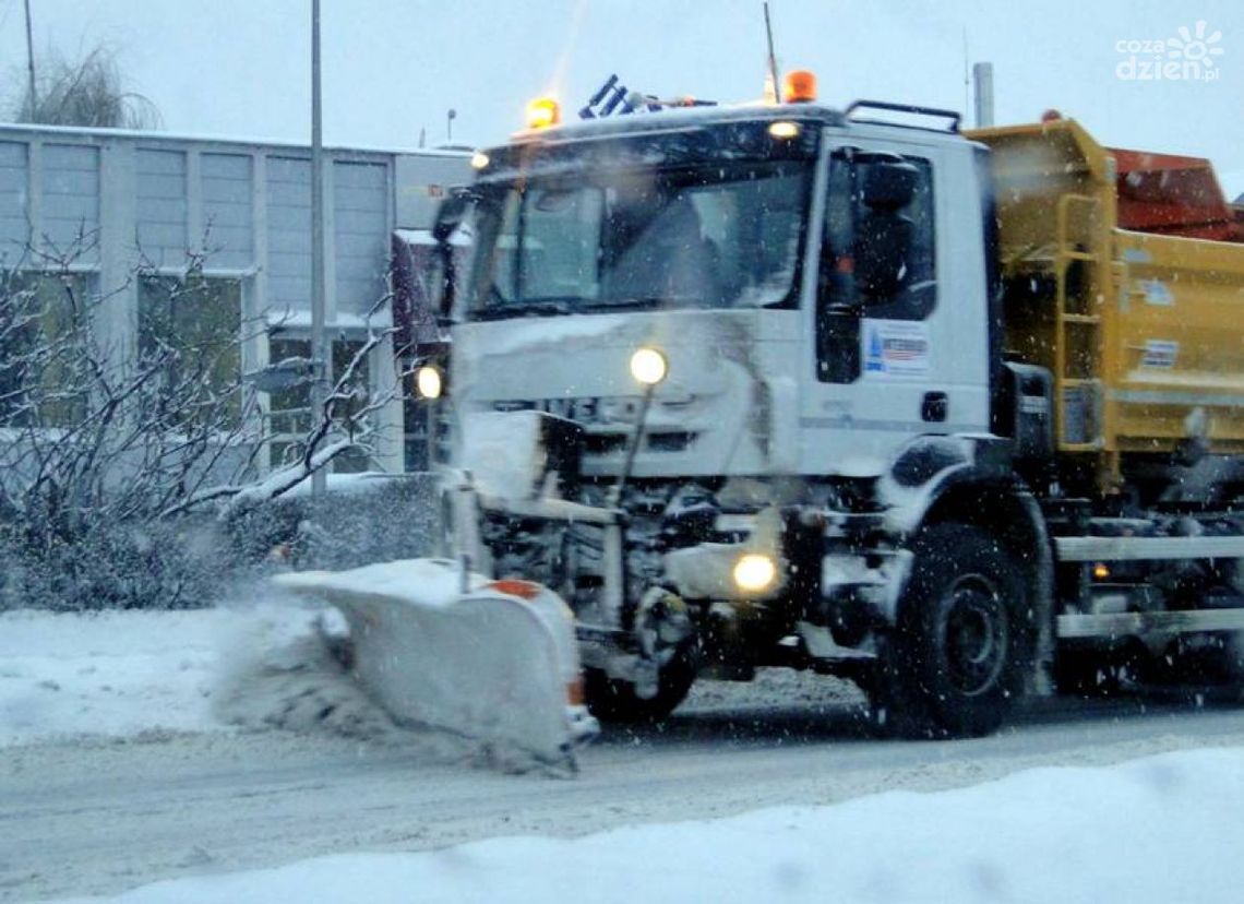 Śnieżyca nad Radomiem. Trudne warunki na drogach! (AKTUALIZACJA)