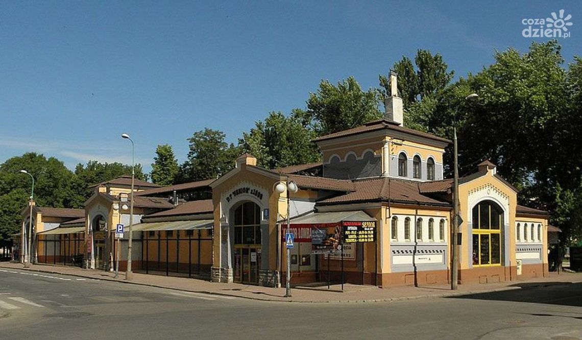 Spacerkiem po mieście: Hala targowa na pl. Musztry