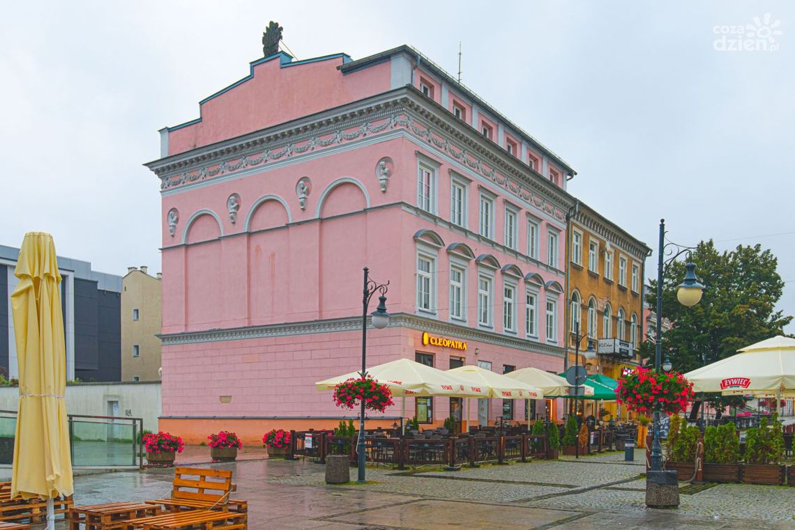 Spacerkiem po mieście: Kamienica Podworskich (zdjęcia)