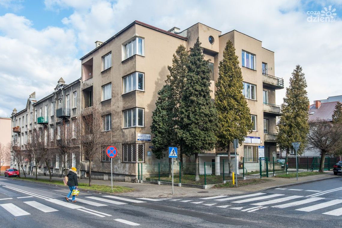 Spacerkiem po mieście: Modernistyczna kamienica przy ul. Niedziałkowskiego 24