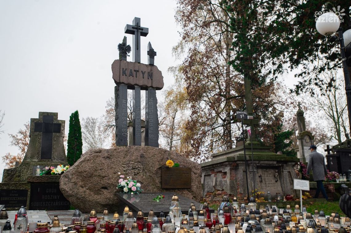 Spacerkiem po mieście: Pomnik Katyński Spacerkiem po mieście: Pomnik Katyński