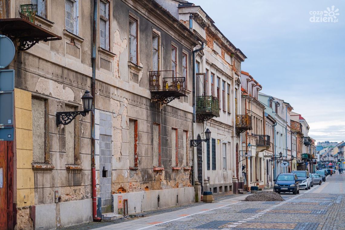 Spacerkiem po mieście: Towarzystwo Wspierania Biednych Chorych Żydów "Linas Hacedek"