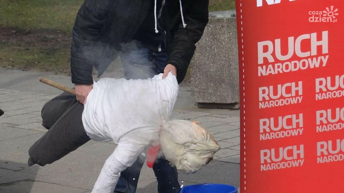 Spalili Marzannę-komunistkę