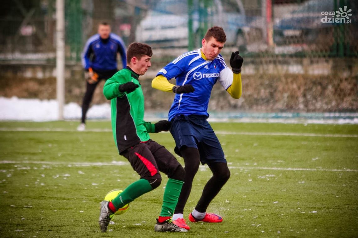 Sparingowy remis Broni