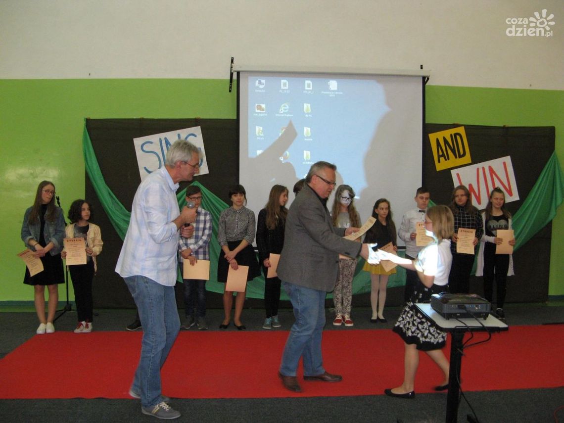 Śpiewająco znają języki obce Śpiewająco znają języki obce