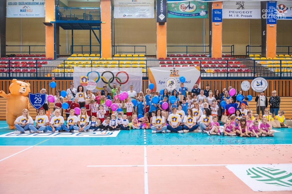 Sportowi Giganci w hali MOSiR