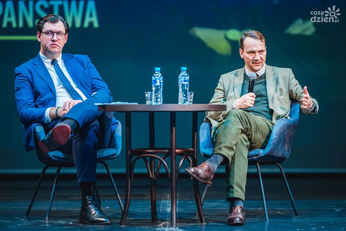 Spotkanie autorskie z Radosławem Sikorskim. Była dyskusja z publicznością Spotkanie autorskie z Radosławem Sikorskim. Była dyskusja z publicznością