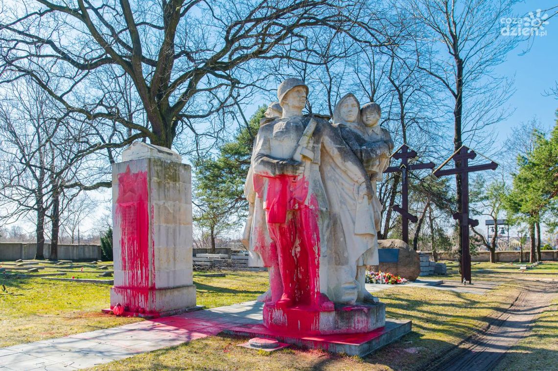 Sprawca zniszczenia pomnika zatrzymany Sprawca zniszczenia pomnika zatrzymany