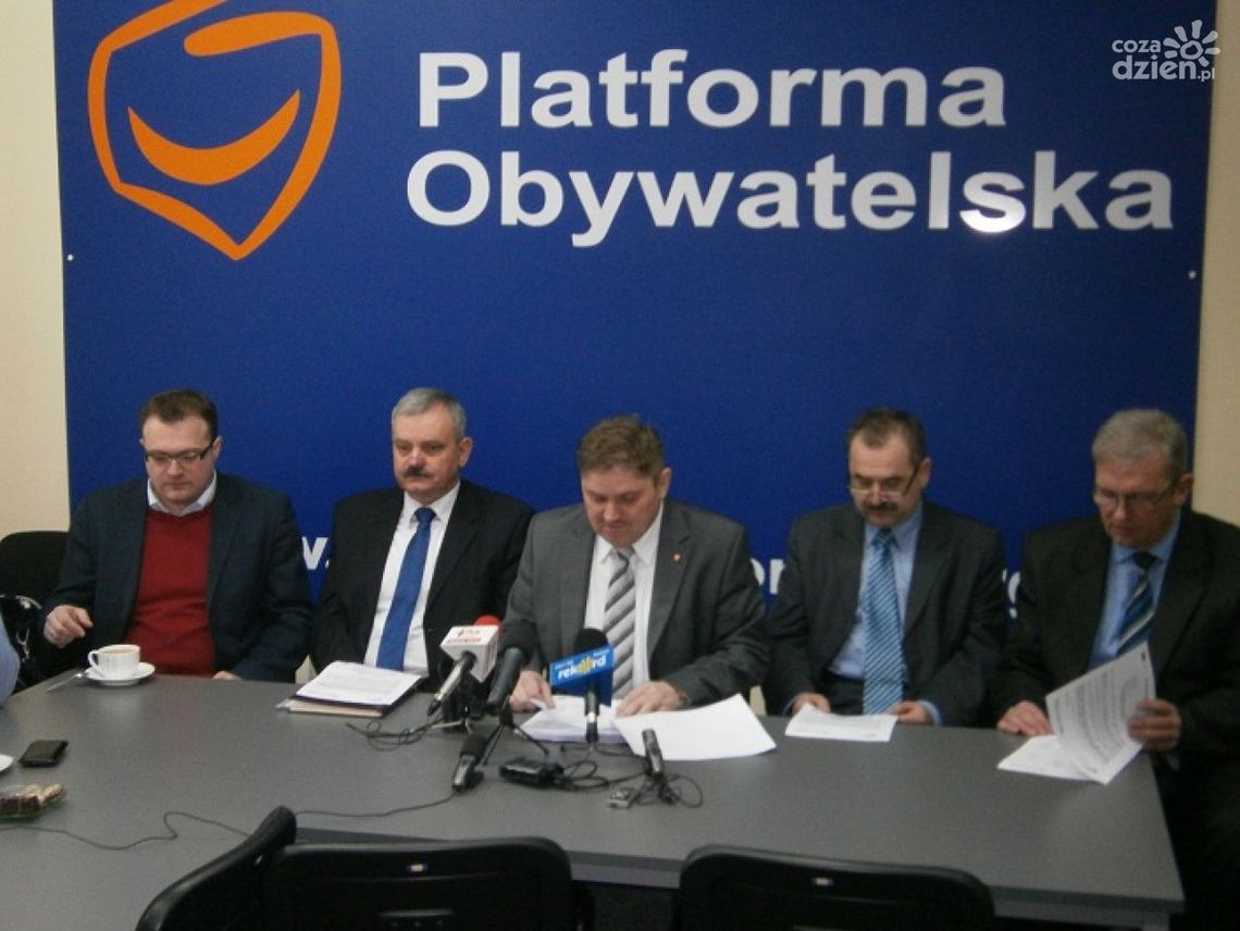 Sprawdź, ile zarabiają radni PO