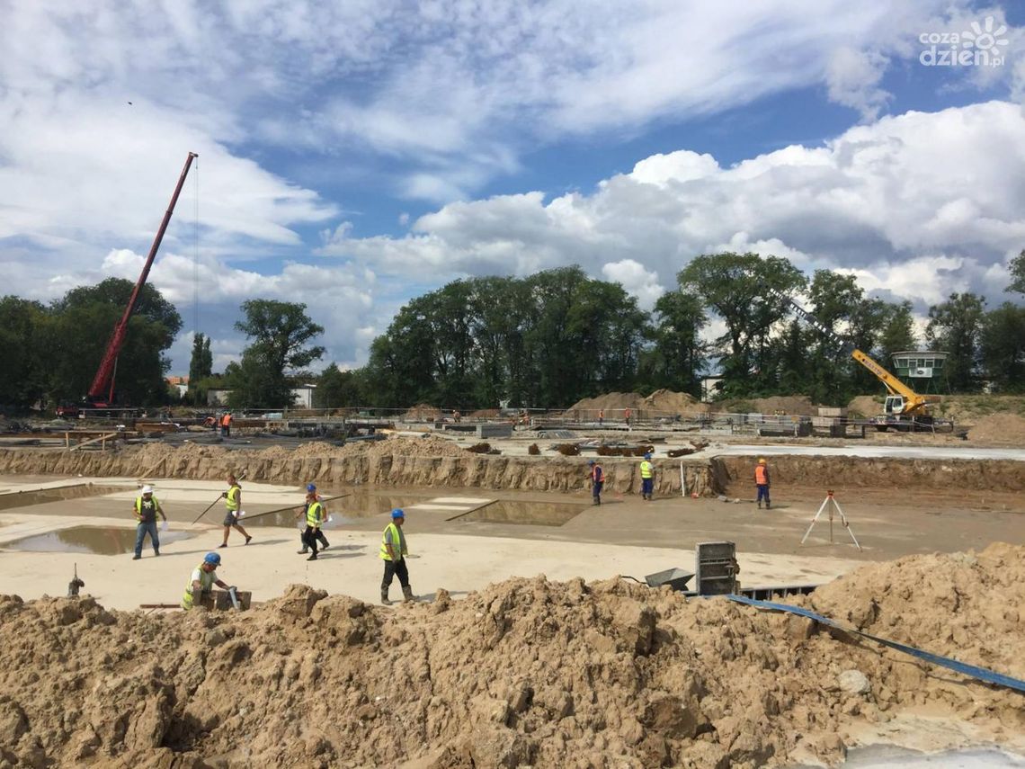 Sprawdzili postępy przy budowie hali