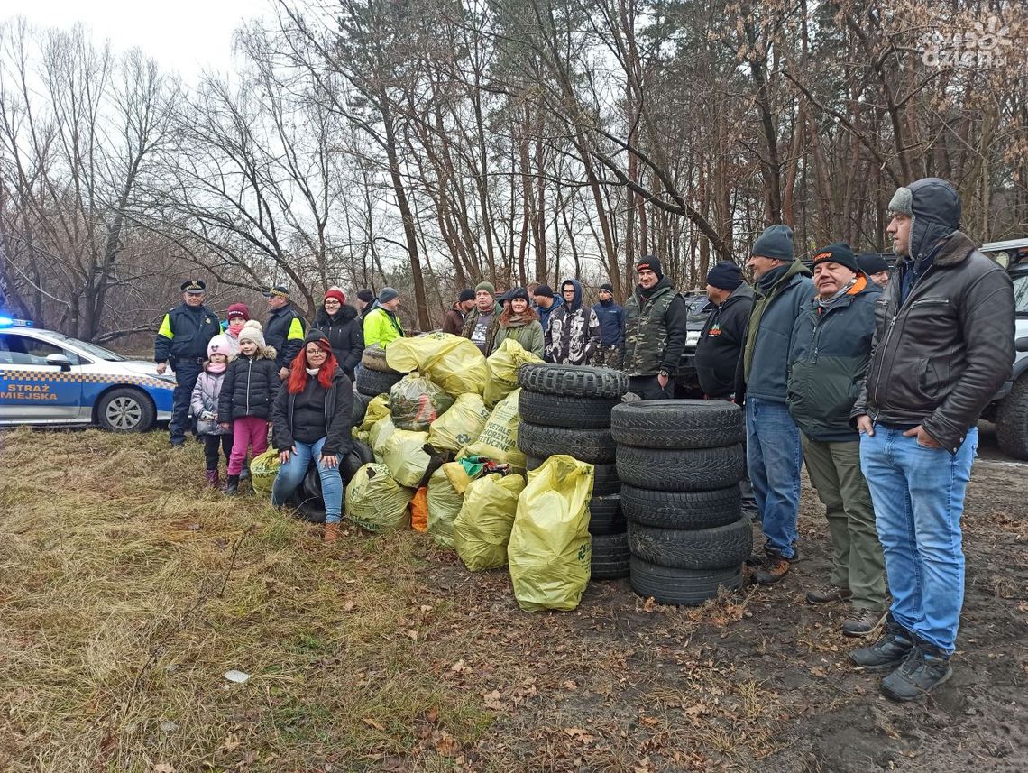 Sprzątali teren na Koniówce Sprzątali teren na Koniówce