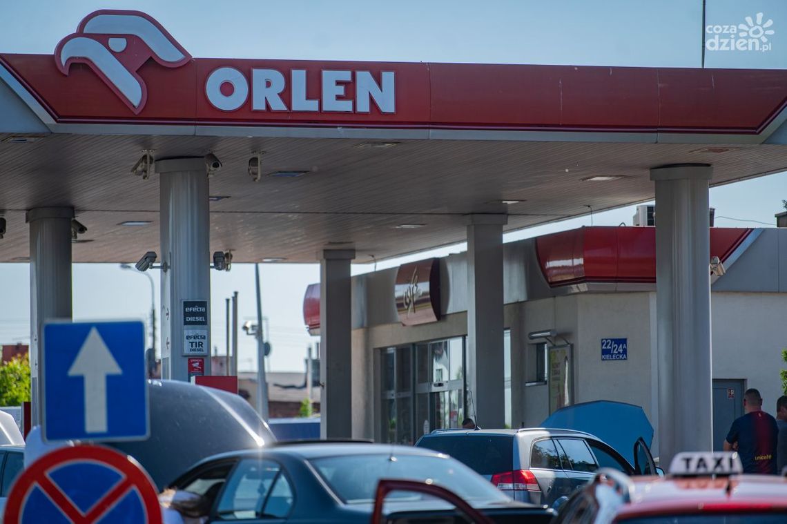 Średnie zarobki i zakup paliwa. Na ile mogą pozwolić sobie radomianie? Średnie zarobki i zakup paliwa. Na ile mogą pozwolić sobie radomianie?