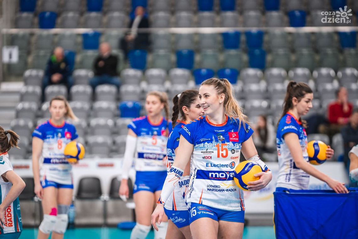 Środkowa Kornelia Moskwa zostaje w Moya Radomce Lotnisku Radom