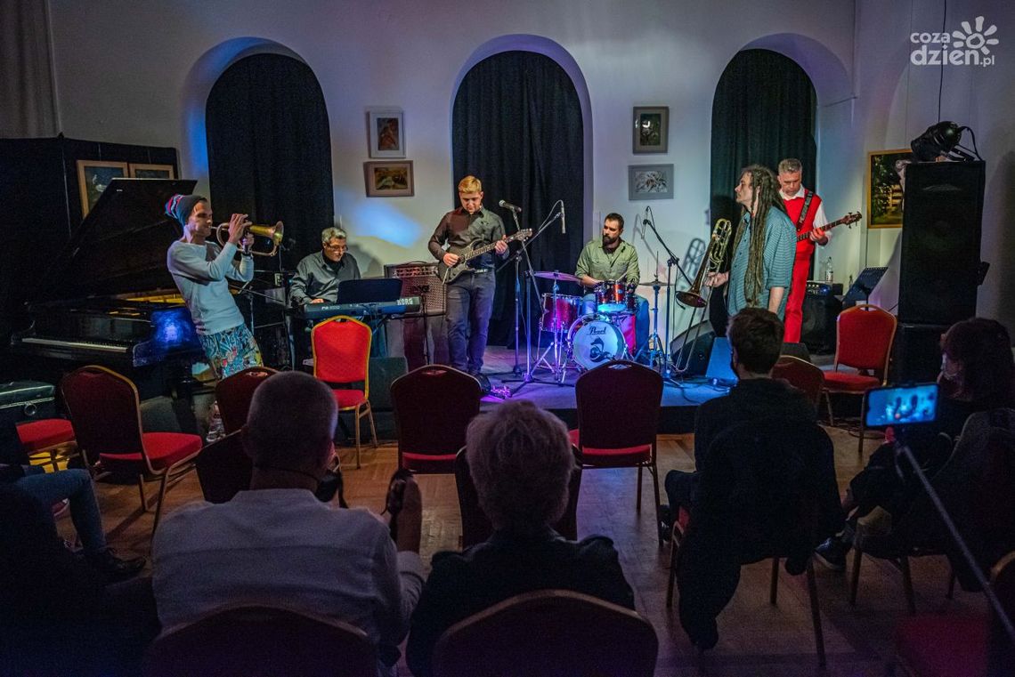 Standardy jazzowe, czyli The Flying Jazz Band