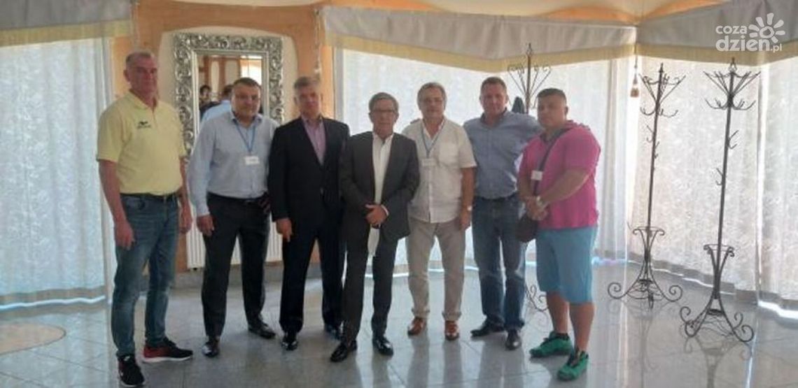 Stanisław Dobosz wygrał jednogłośnie