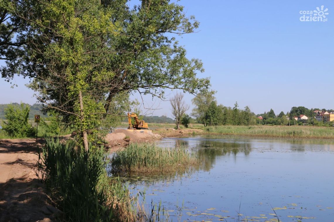 Starachowice. Prace modernizacyjne przy zalewie Pasternik Starachowice. Prace modernizacyjne przy zalewie Pasternik