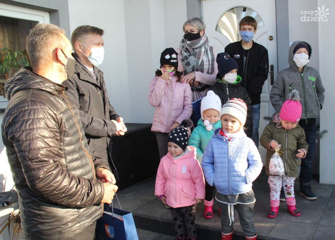Starosta Radomski odwiedził dzieci z Rodzinnego Domu Dziecka w Lisowie