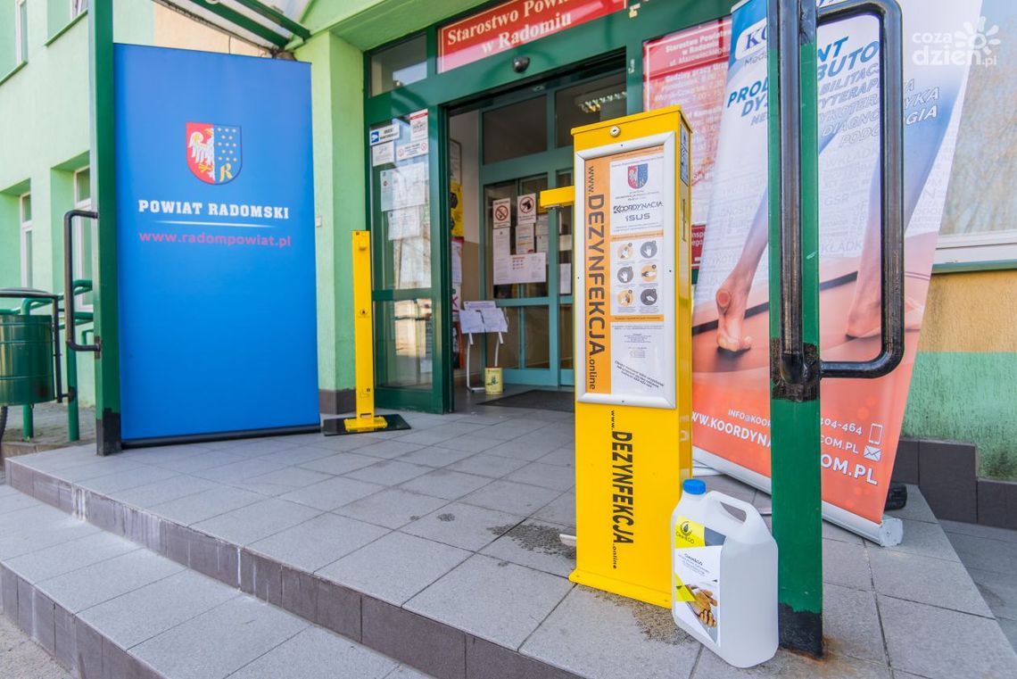 Starostwo Powiatowe. Nadal obowiązują ograniczenia w bezpośredniej obsłudze Starostwo Powiatowe. Nadal obowiązują ograniczenia w bezpośredniej obsłudze