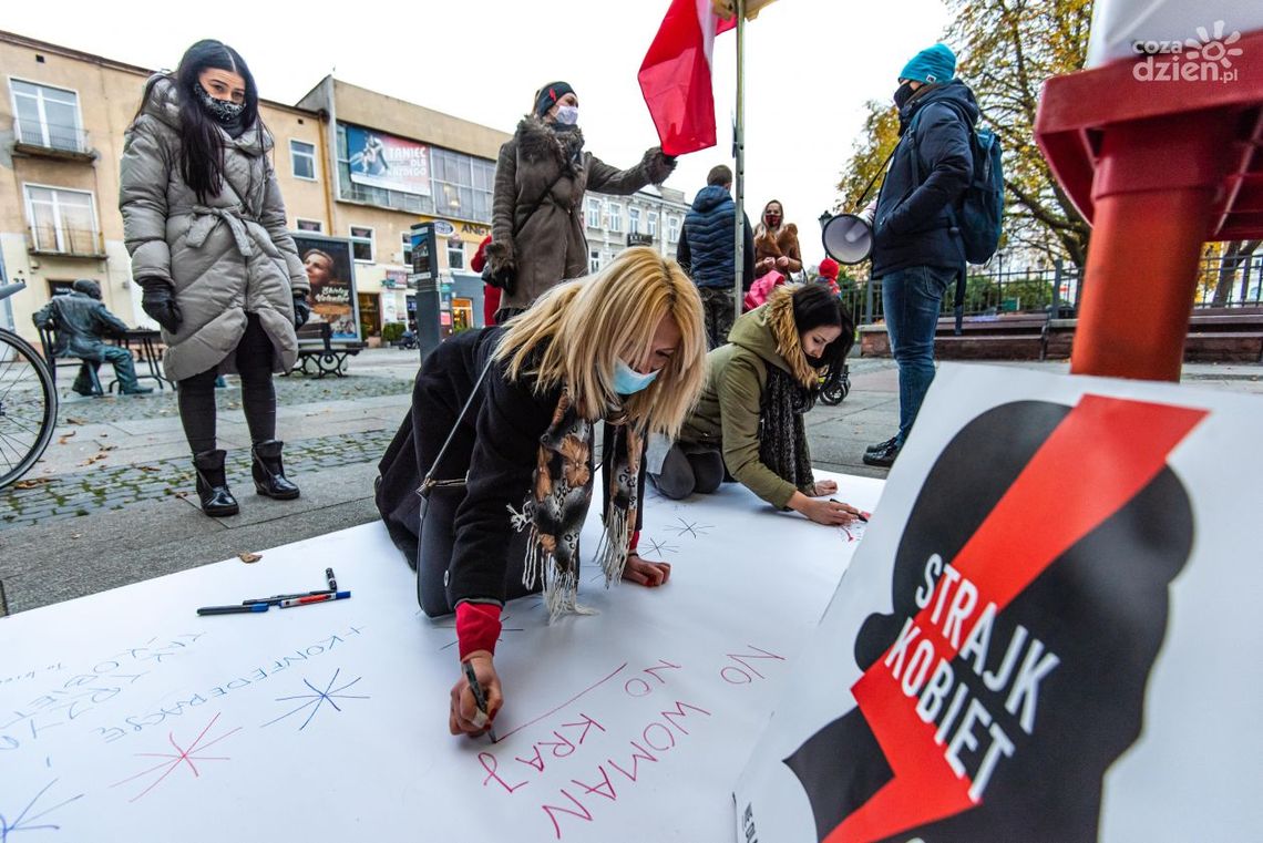 Strajk kobiet w Radomiu organizuje sondaż 