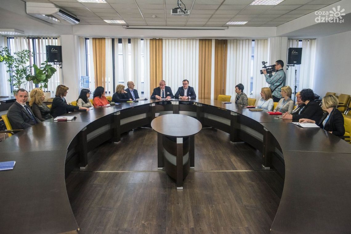 Strajk nauczycieli. Miasto powołało zespół Strajk nauczycieli. Miasto powołało zespół