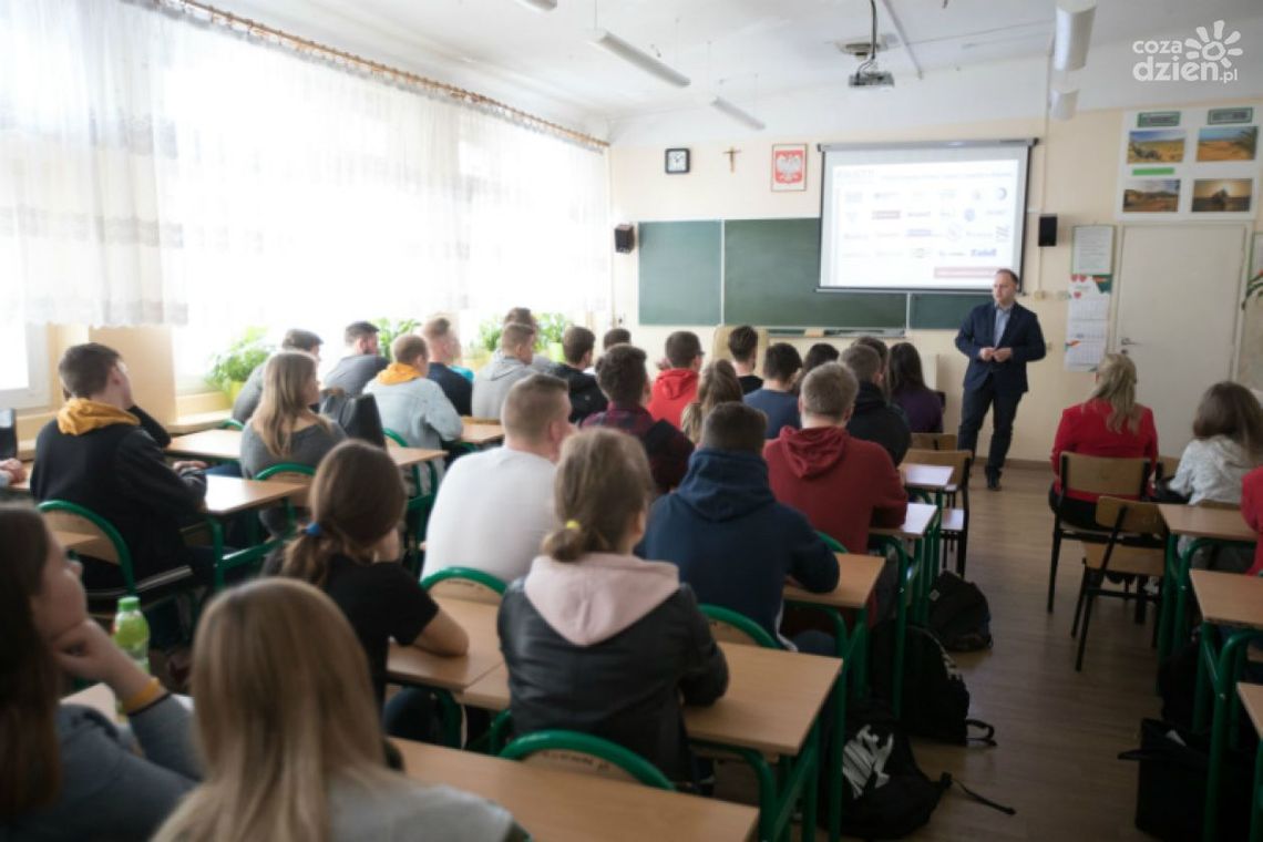 "Strajk nie zwalnia dyrektorów z zapewnienia opieki"