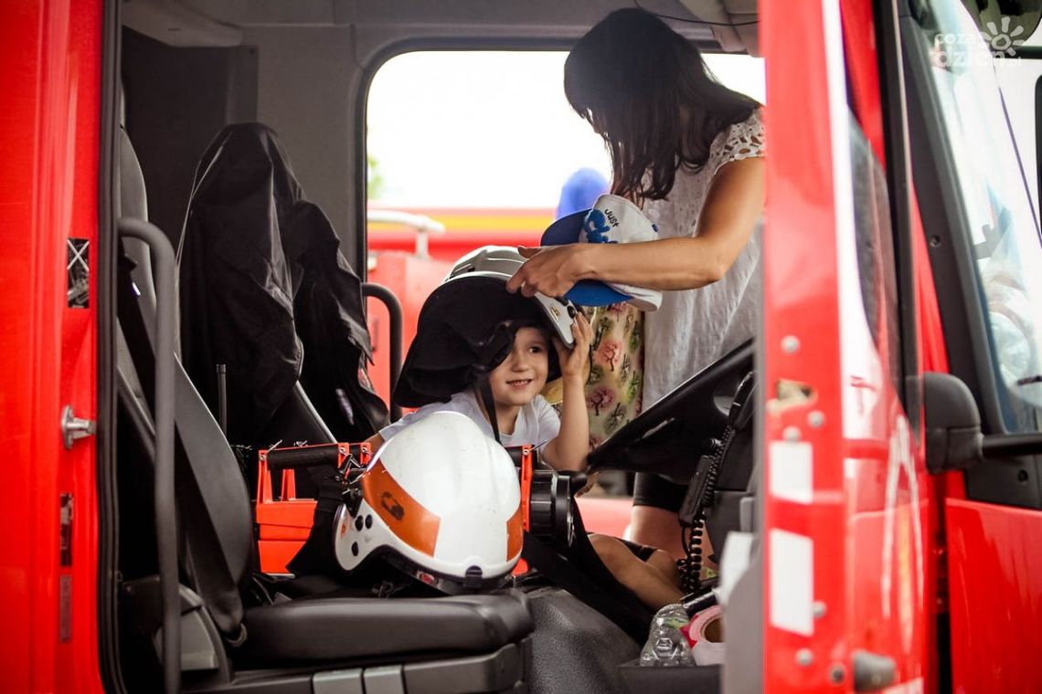 Strażacy zapraszają do wspólnej zabawy Strażacy zapraszają do wspólnej zabawy