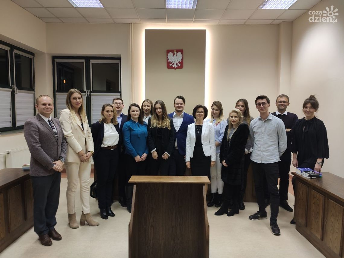Studenci kierunku Prawo i Administracja nagrodzeni przez UTH