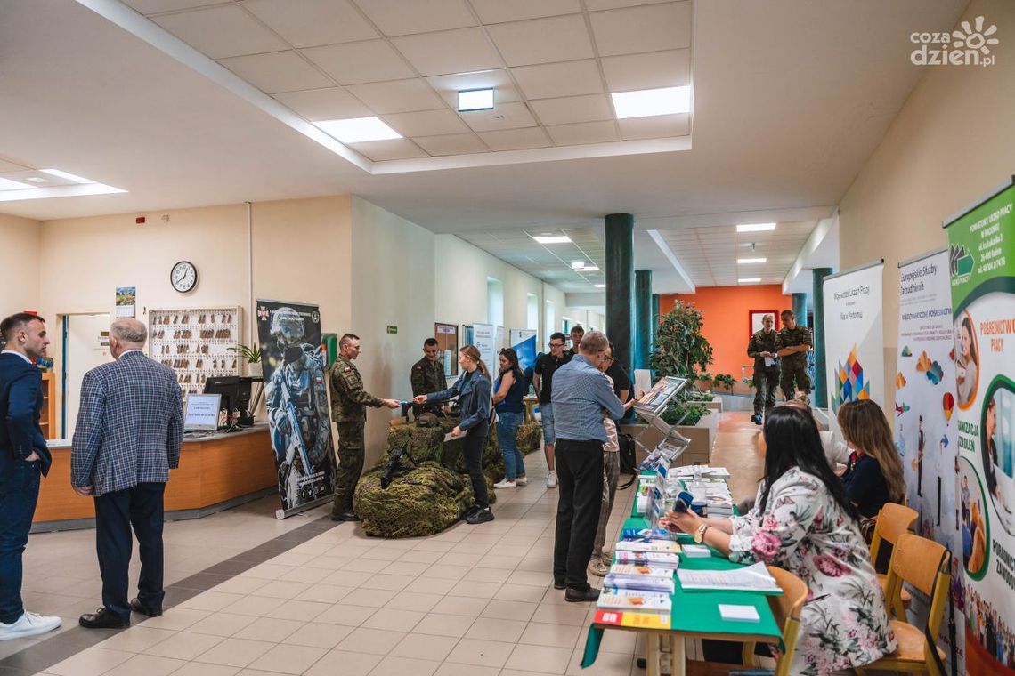 Studenci zapoznali się z ofertami pracy