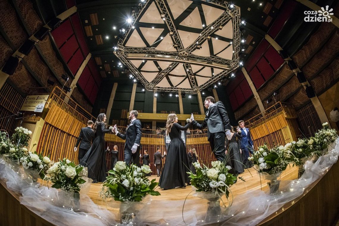 Studniówki 2018. "Gastronomik" i "Muzyczna"